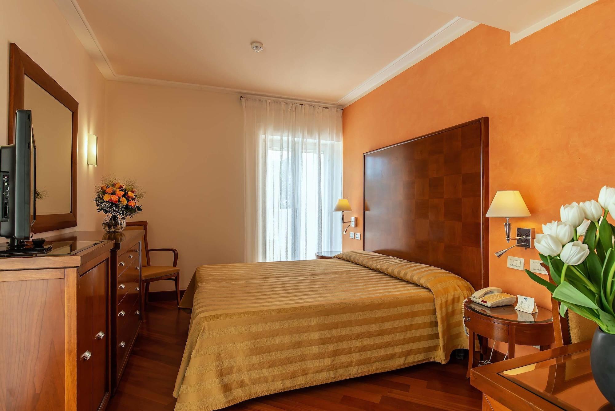 Versilia Palace Hotel Marina di Pietrasanta Ngoại thất bức ảnh