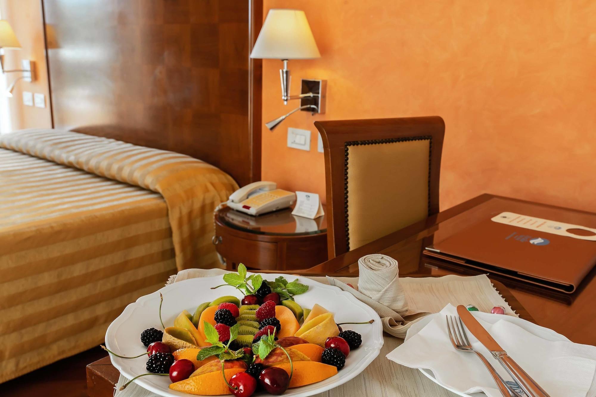 Versilia Palace Hotel Marina di Pietrasanta Ngoại thất bức ảnh
