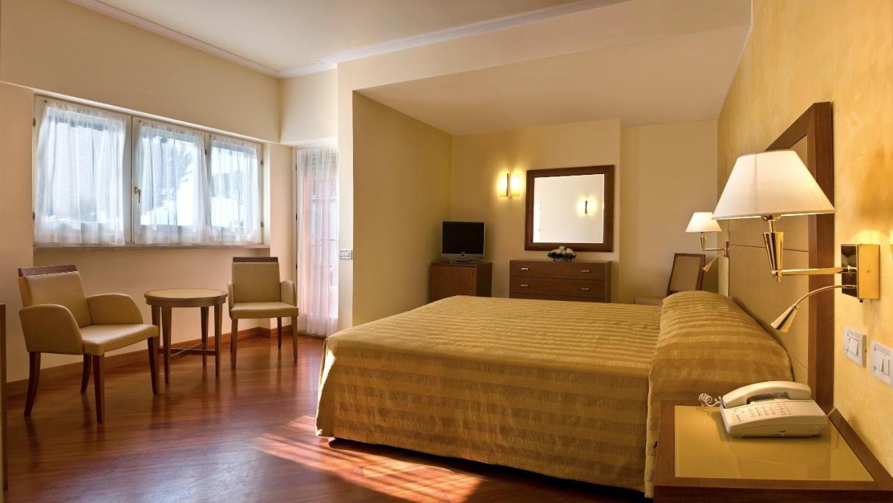 Versilia Palace Hotel Marina di Pietrasanta Ngoại thất bức ảnh