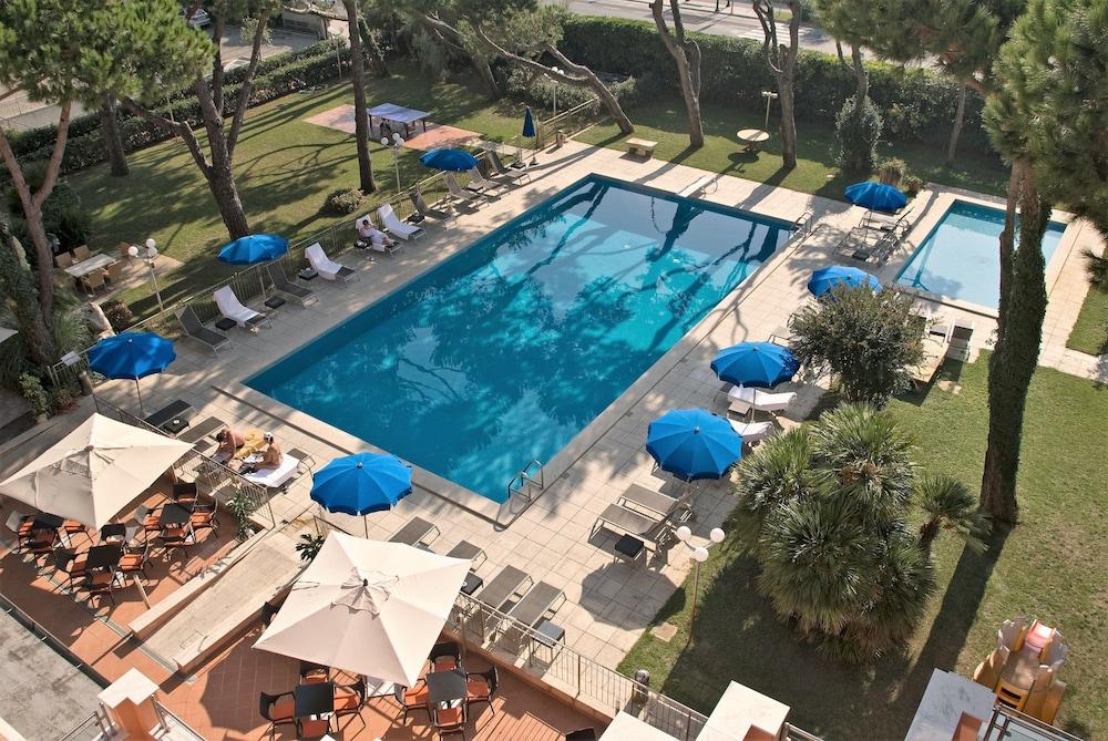 Versilia Palace Hotel Marina di Pietrasanta Ngoại thất bức ảnh