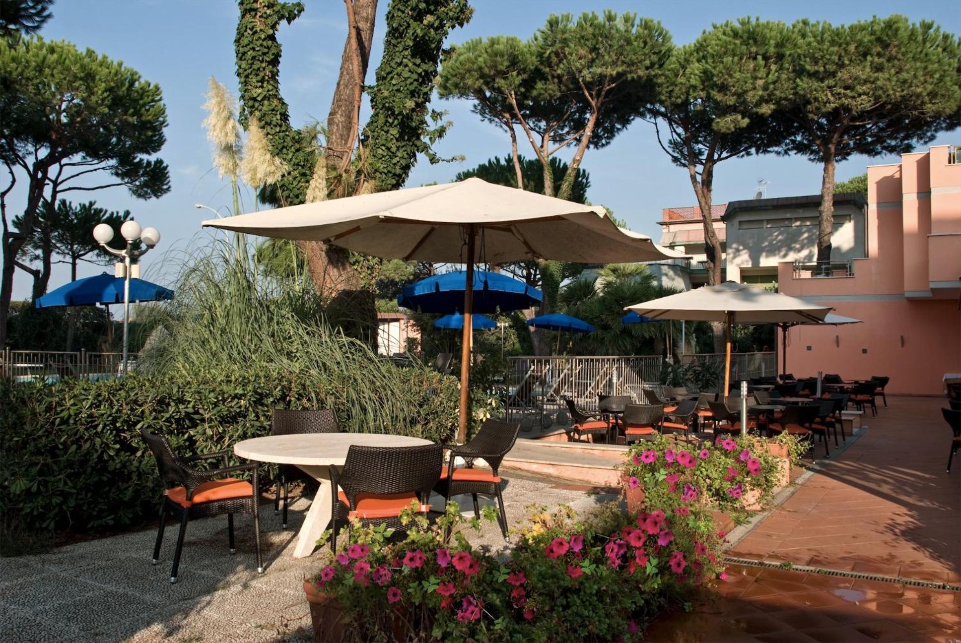Versilia Palace Hotel Marina di Pietrasanta Ngoại thất bức ảnh