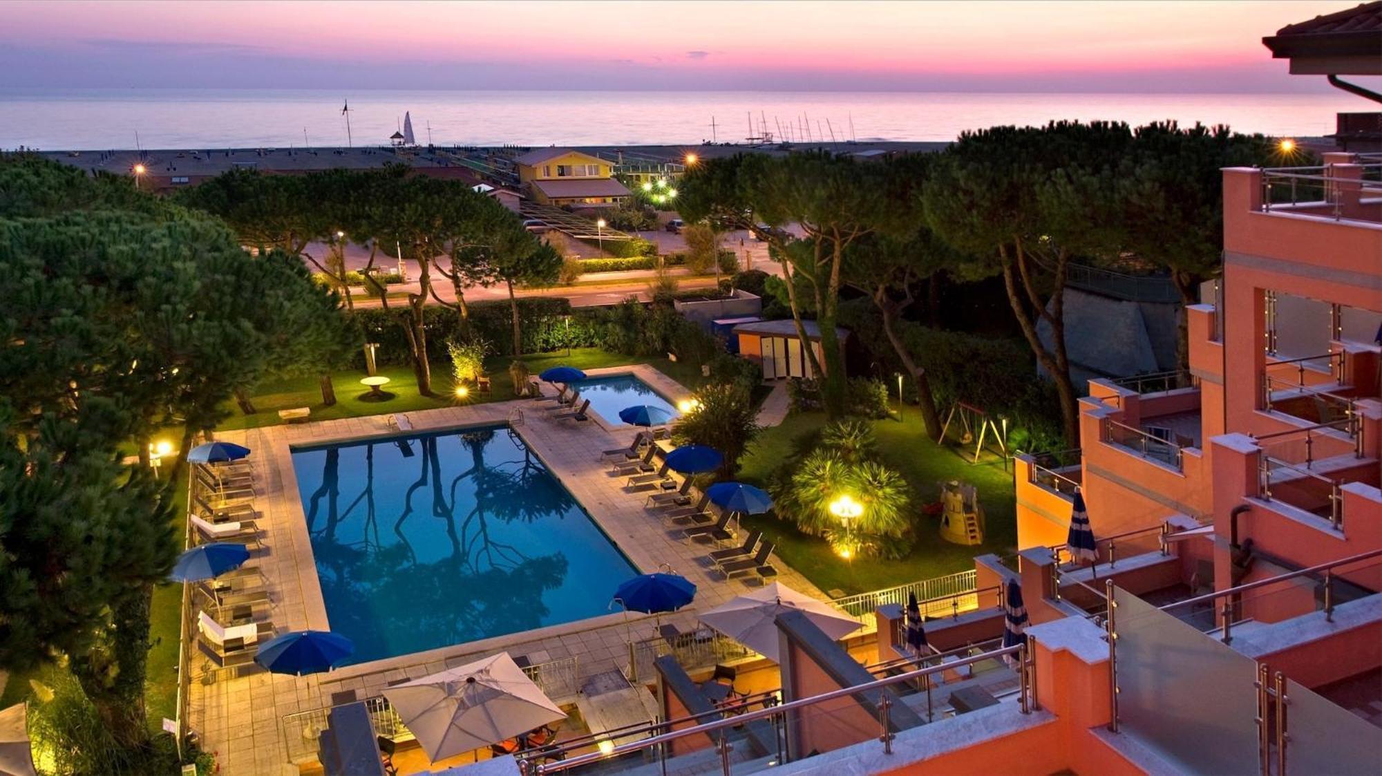 Versilia Palace Hotel Marina di Pietrasanta Ngoại thất bức ảnh