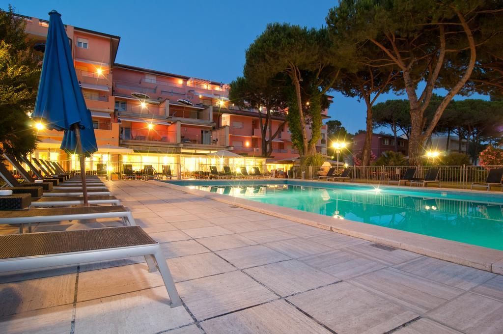 Versilia Palace Hotel Marina di Pietrasanta Ngoại thất bức ảnh