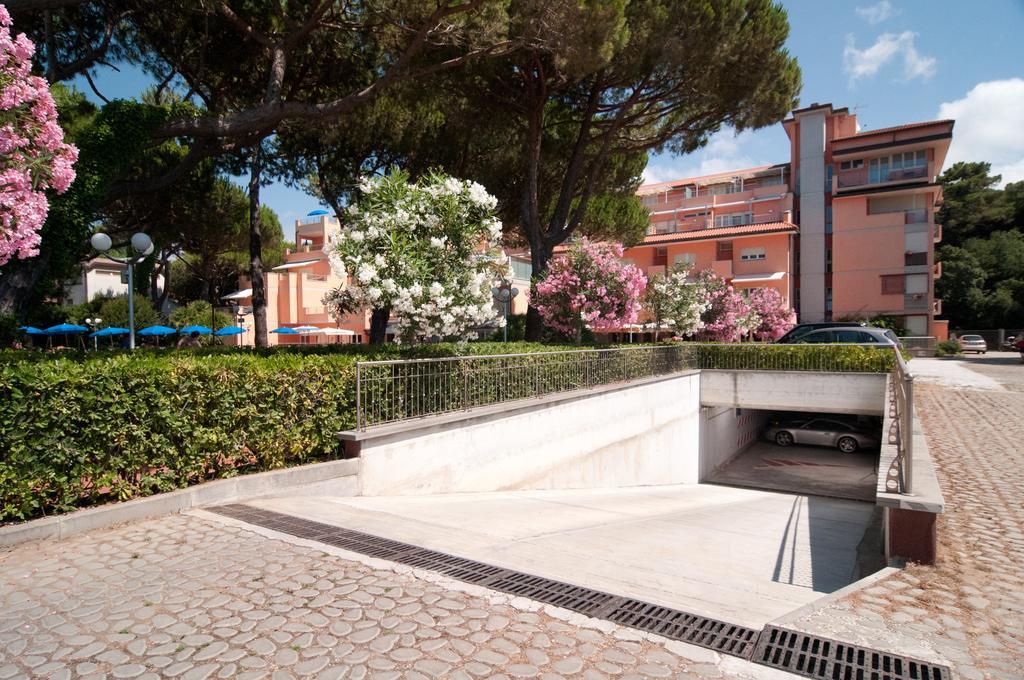 Versilia Palace Hotel Marina di Pietrasanta Ngoại thất bức ảnh