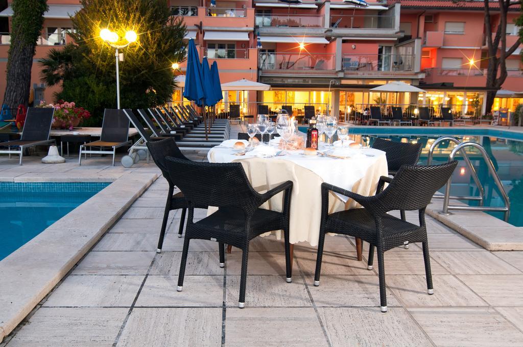 Versilia Palace Hotel Marina di Pietrasanta Ngoại thất bức ảnh